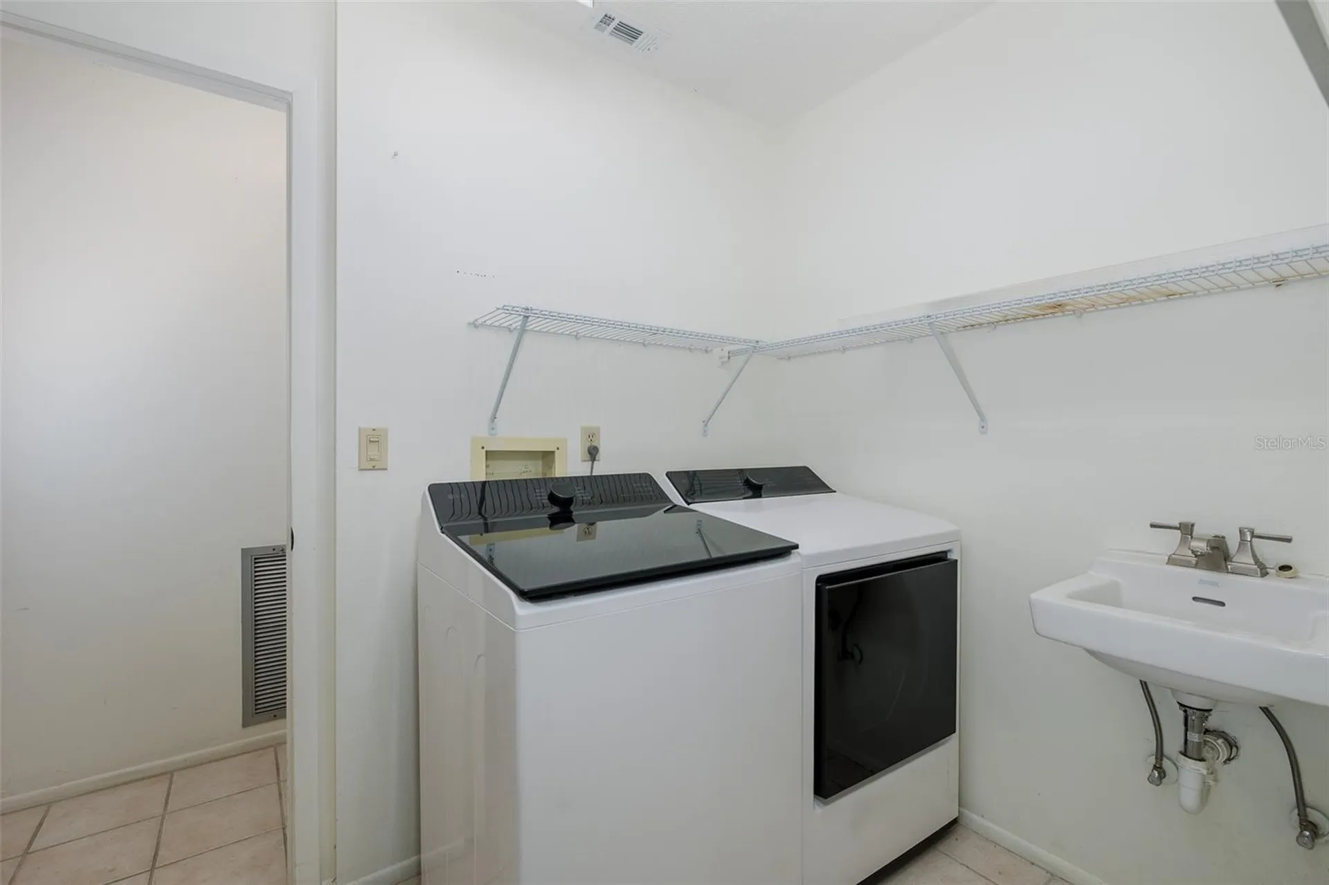 8330 Divot Way Port Richey FL 34668