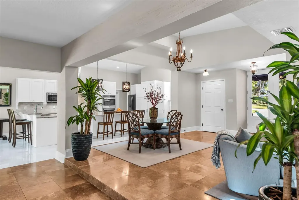 112 Laken Lane Orlando FL 32804