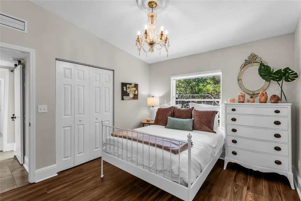 112 Laken Lane Orlando FL 32804