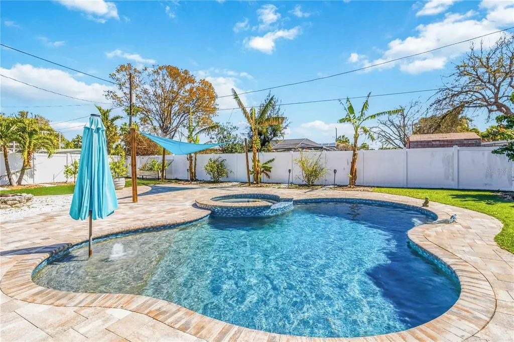 327 39th Avenue St Pete Beach FL 33706