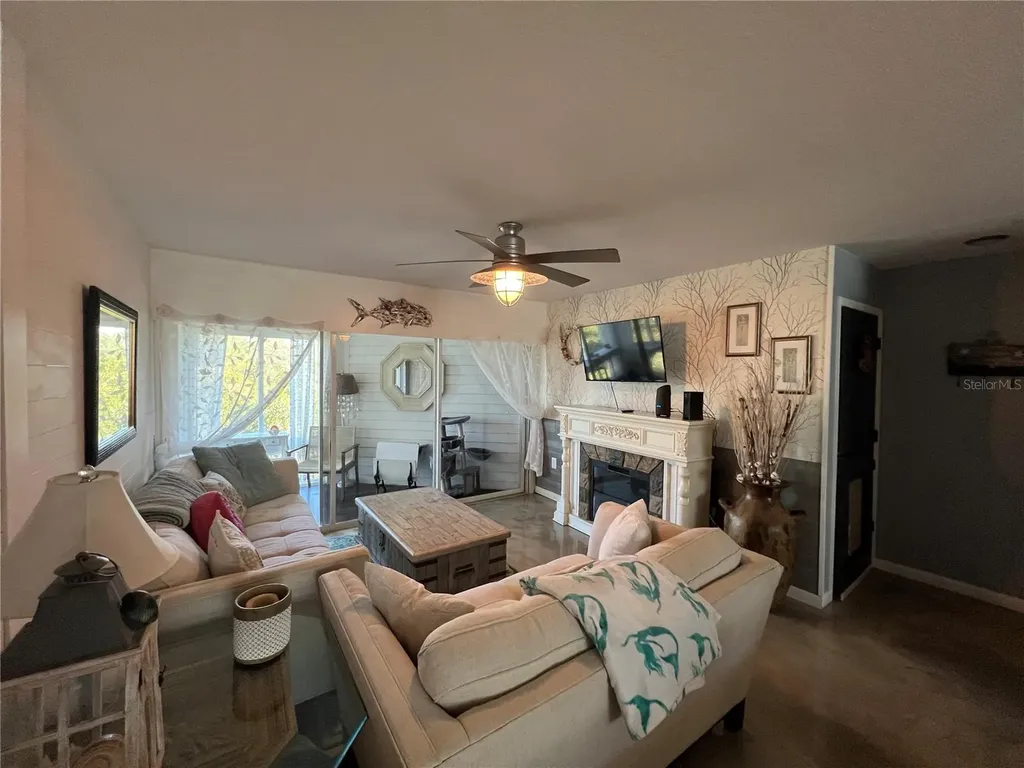 1500 Sunset Road Tarpon Springs FL 34689