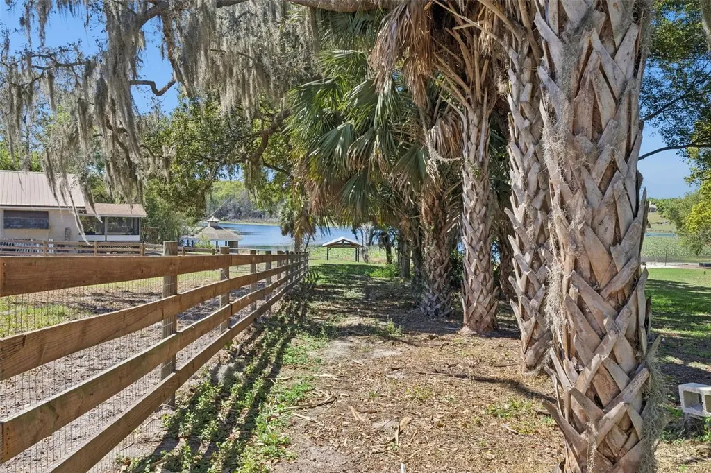 504 County Road 468 Fruitland Park FL 34731