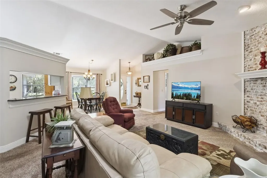 504 County Road 468 Fruitland Park FL 34731
