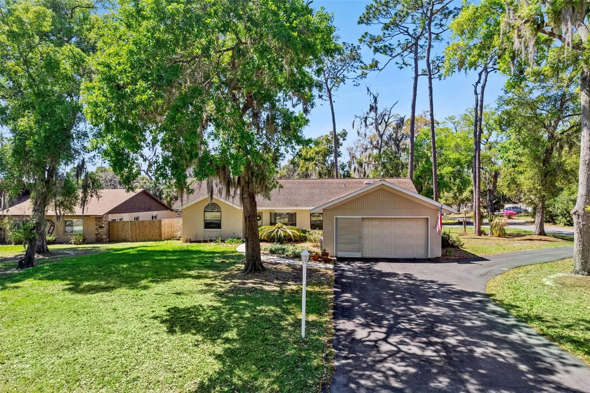504 County Road 468 Fruitland Park FL 34731