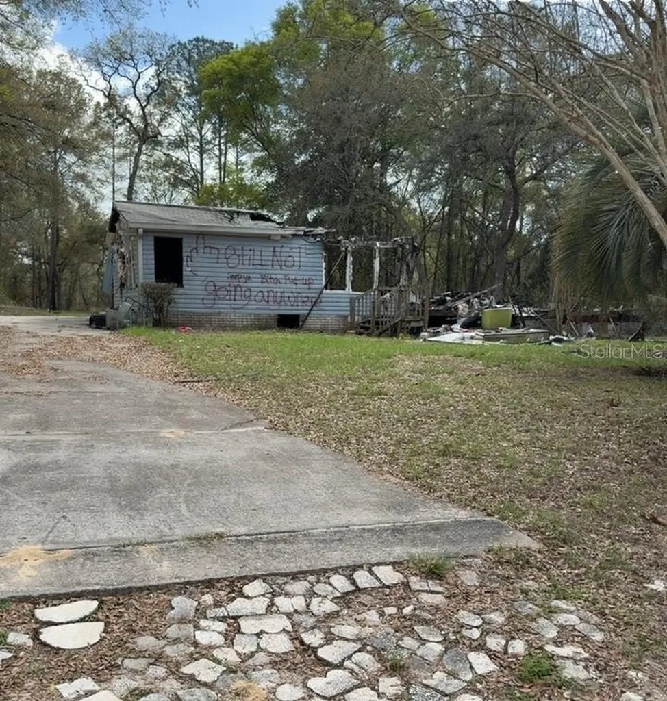 16830 SE 1st Street Silver Springs FL 34488