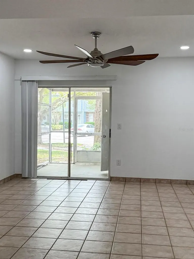 7522 Hollowell Drive Tampa FL 33615