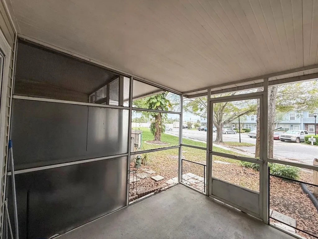 7522 Hollowell Drive Tampa FL 33615