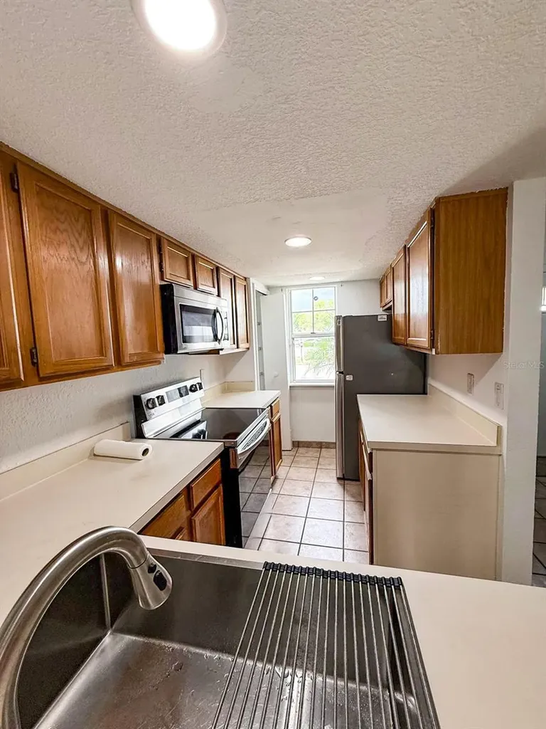 7522 Hollowell Drive Tampa FL 33615