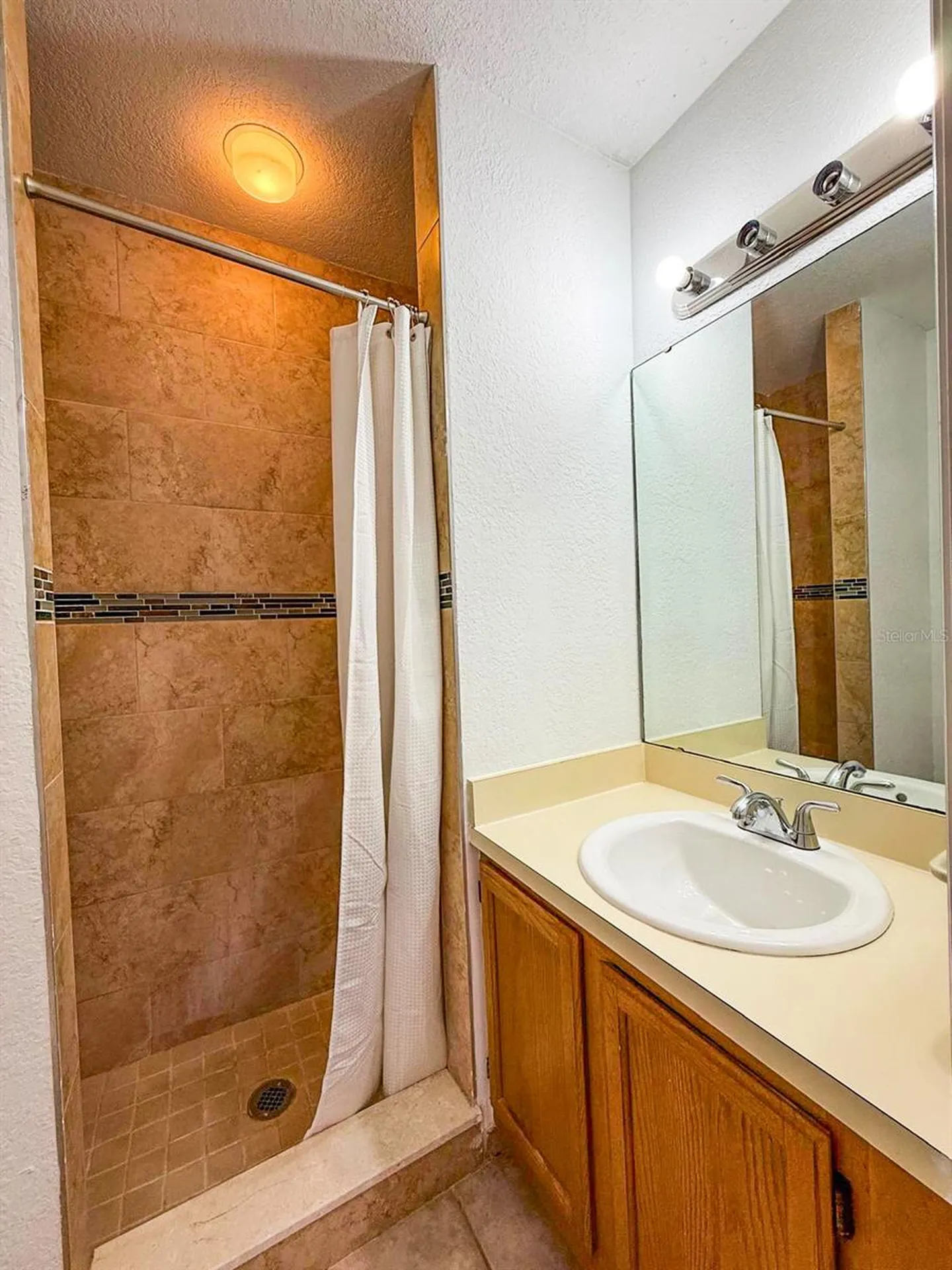 7522 Hollowell Drive Tampa FL 33615