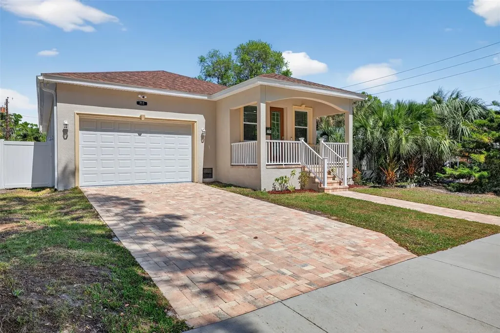 711 28th Avenue S St Petersburg FL 33705