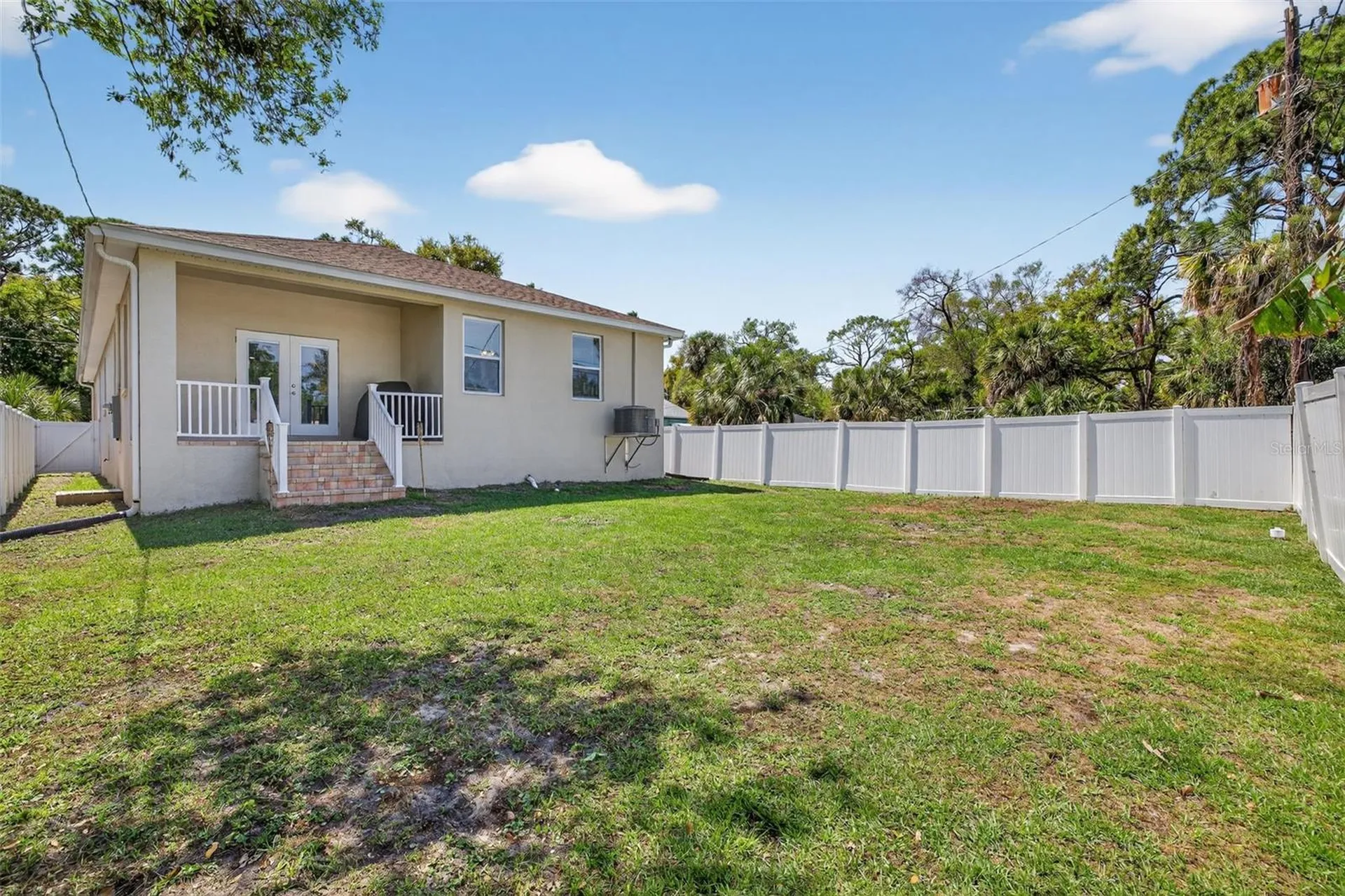 711 28th Avenue S St Petersburg FL 33705