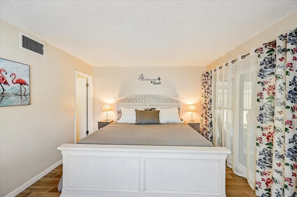 722 S Boulevard Of The Presidents Sarasota FL 34236