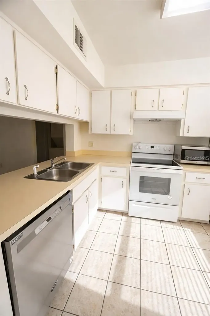 3244 Candle Ridge Drive Orlando FL 32822