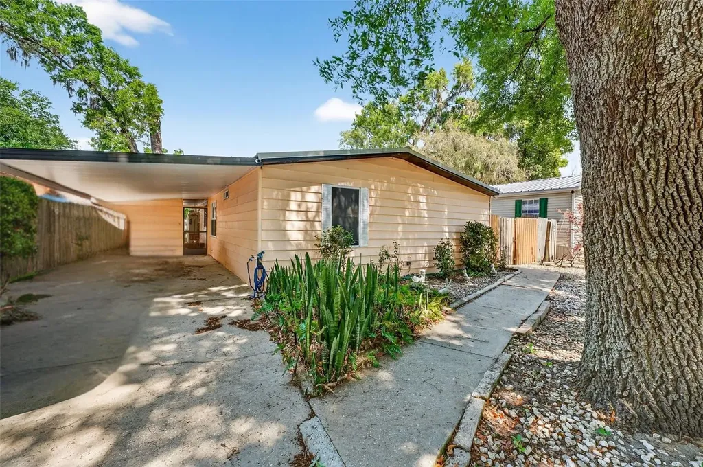 10510 Bay Hills Circle Thonotosassa FL 33592