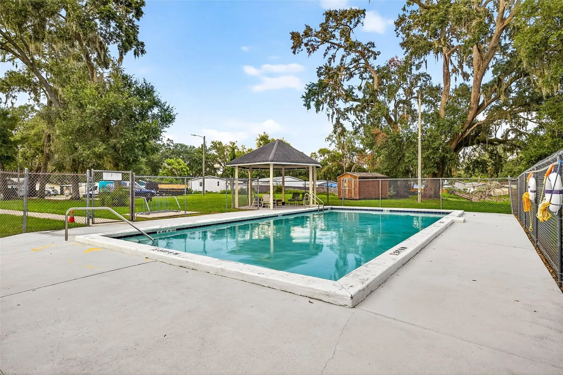 10510 Bay Hills Circle Thonotosassa FL 33592