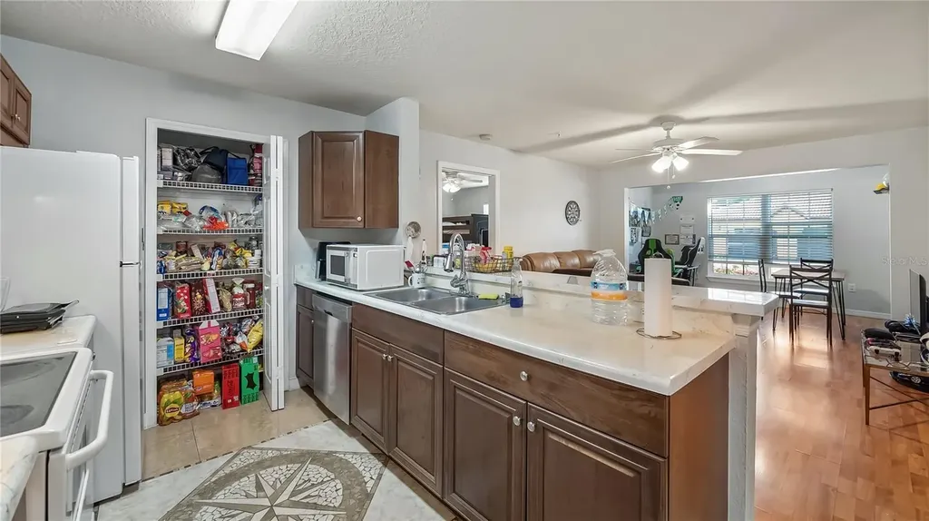 5483 Vineland Road Orlando FL 32811