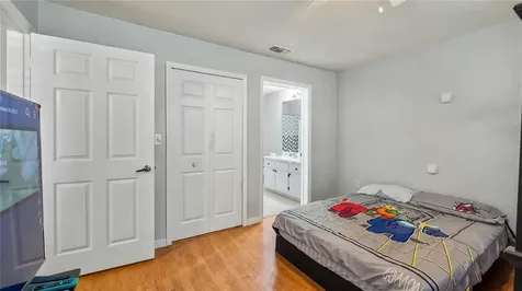 5483 Vineland Road Orlando FL 32811