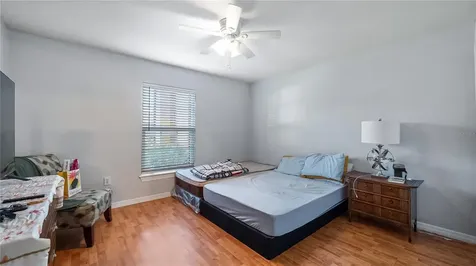 5483 Vineland Road Orlando FL 32811