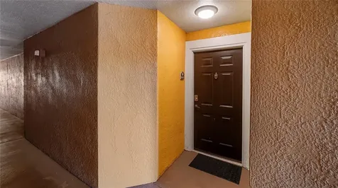 5483 Vineland Road Orlando FL 32811