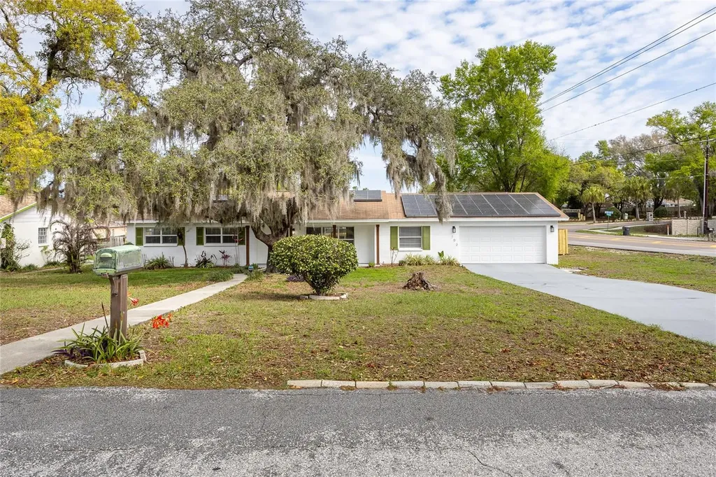 102 W Anglewood Drive Brandon FL 33511