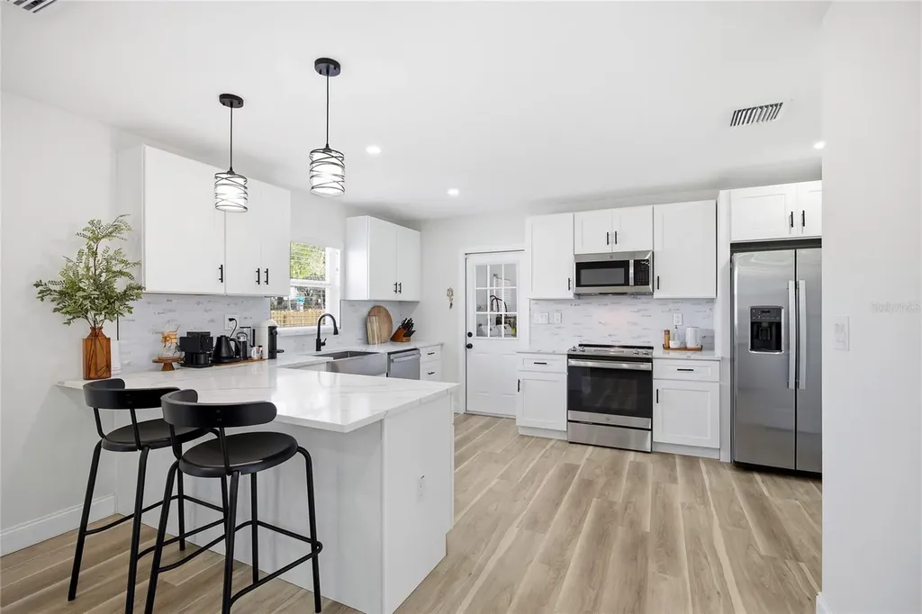 102 W Anglewood Drive Brandon FL 33511
