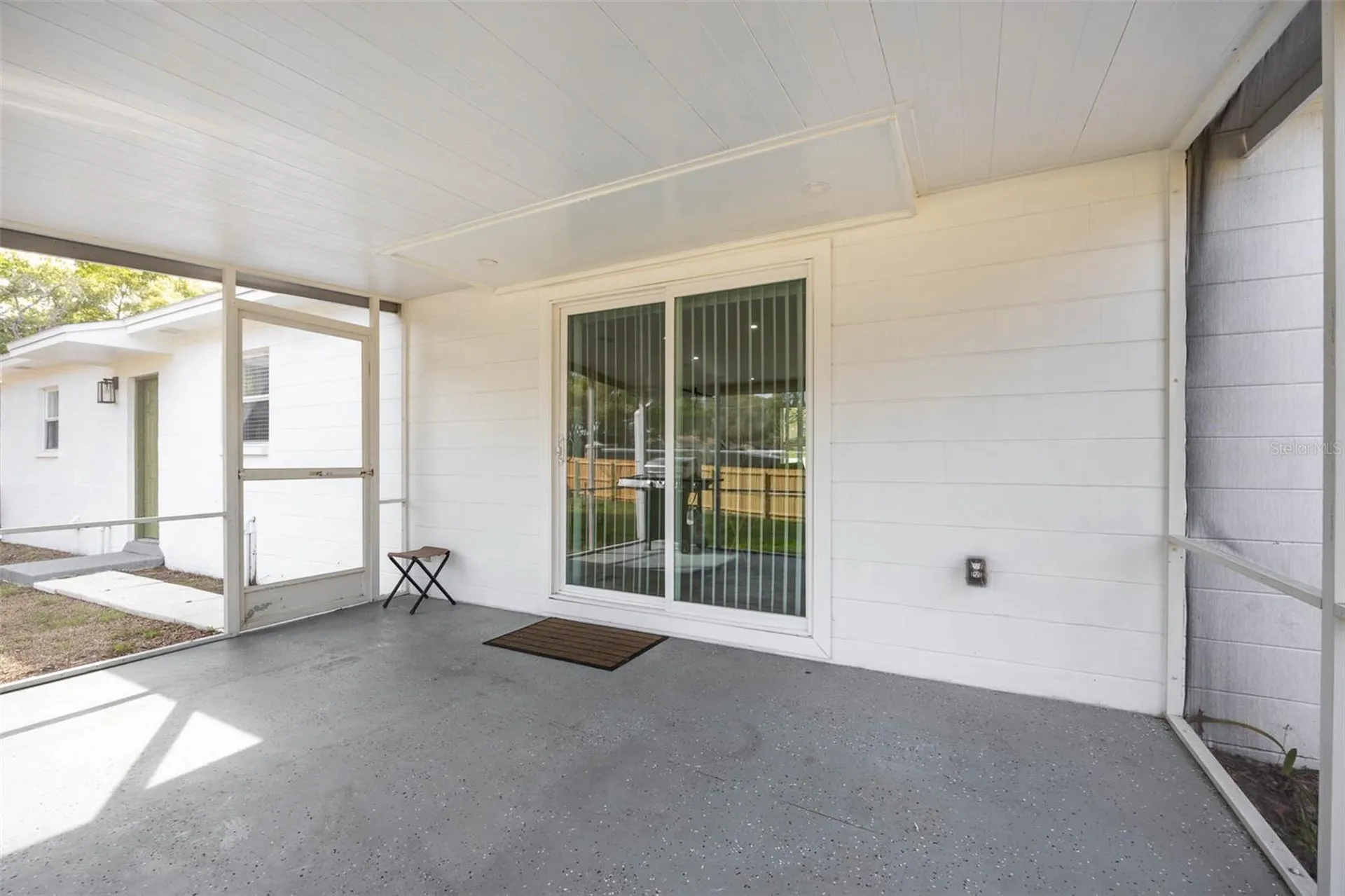 102 W Anglewood Drive Brandon FL 33511
