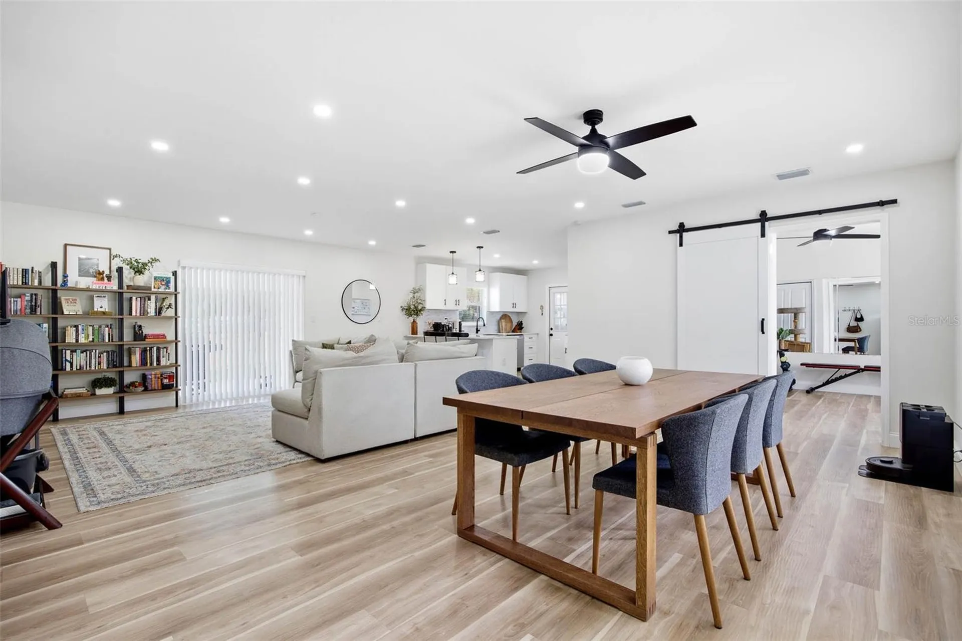 102 W Anglewood Drive Brandon FL 33511