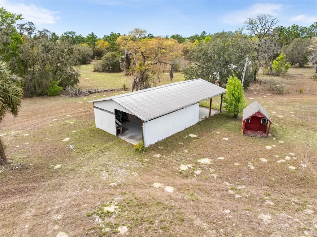 7450 SE State Road 121 Morriston FL 32668