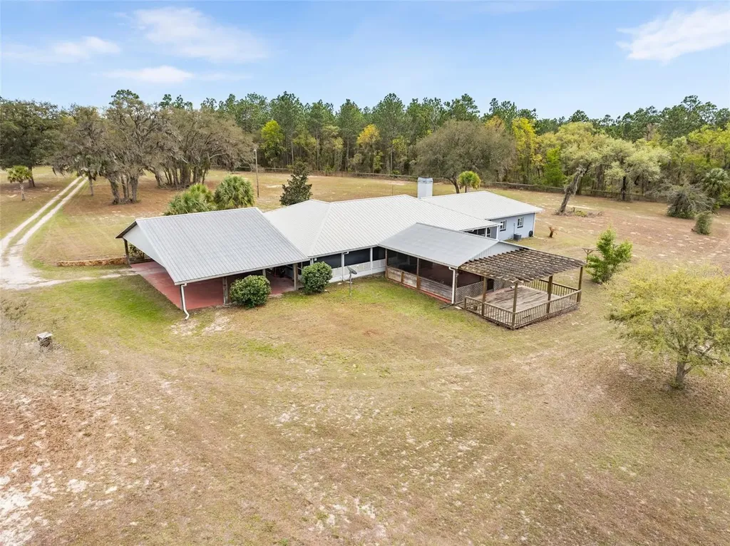 7450 SE State Road 121 Morriston FL 32668