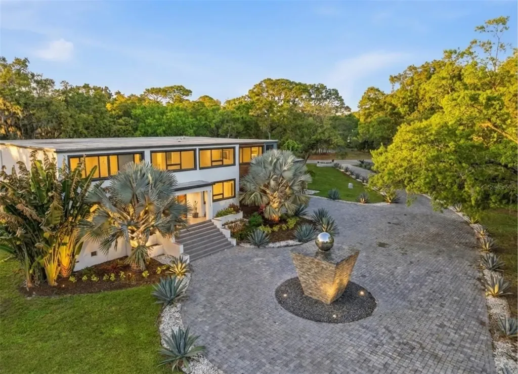 4942 Hubner Circle Sarasota FL 34241