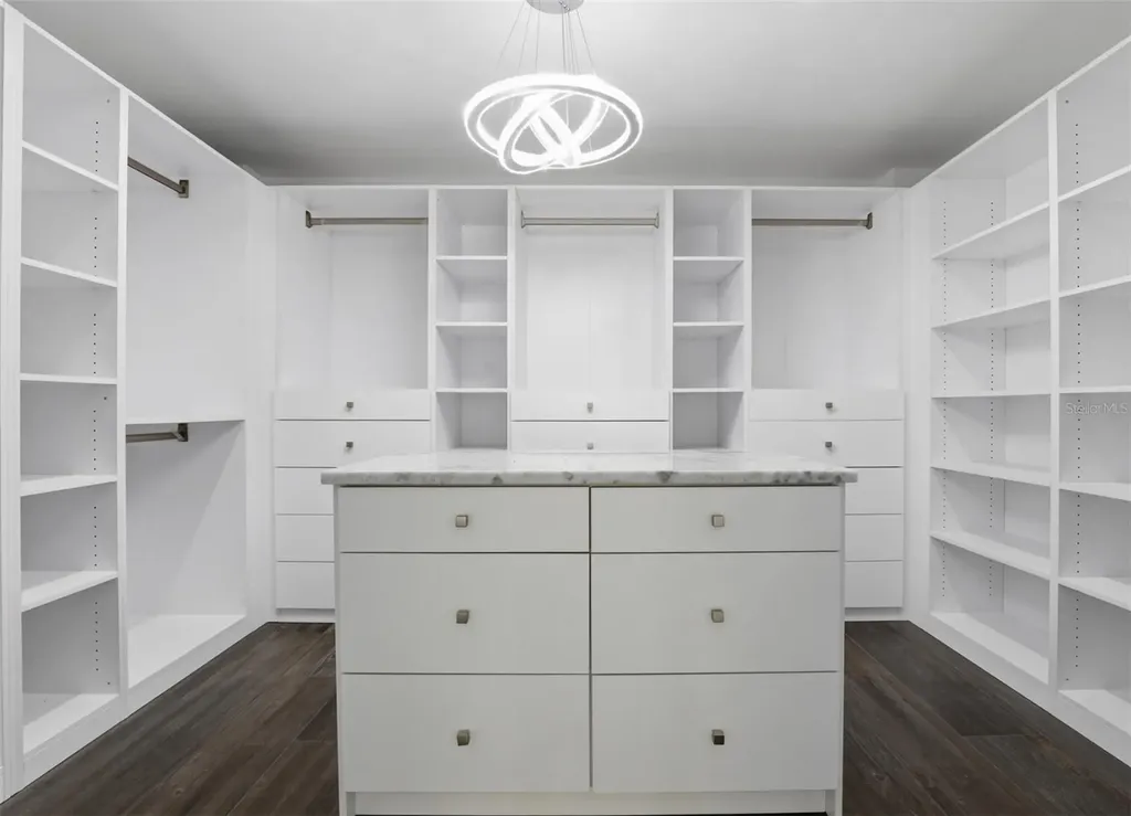 4942 Hubner Circle Sarasota FL 34241