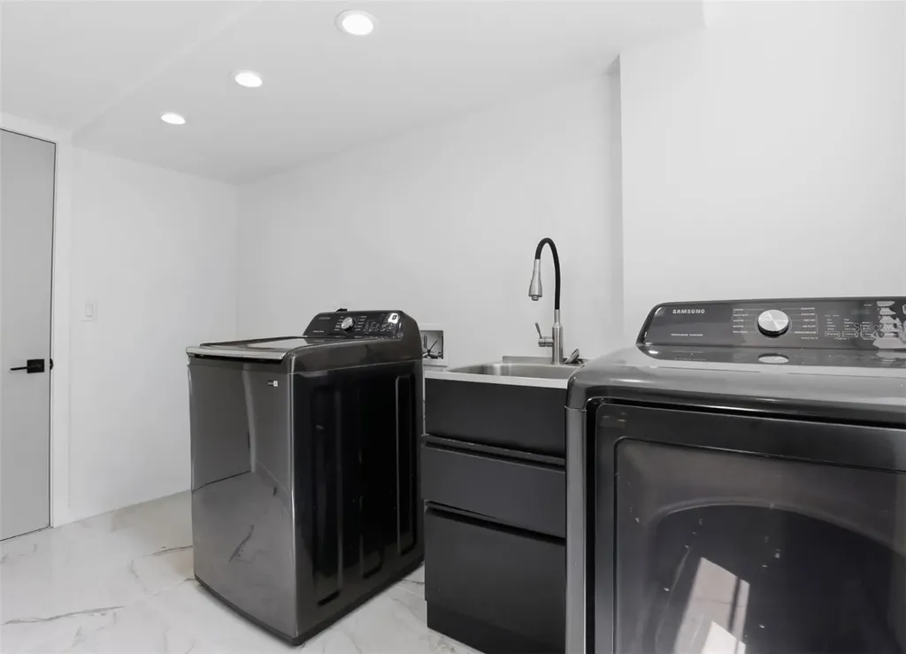 4942 Hubner Circle Sarasota FL 34241
