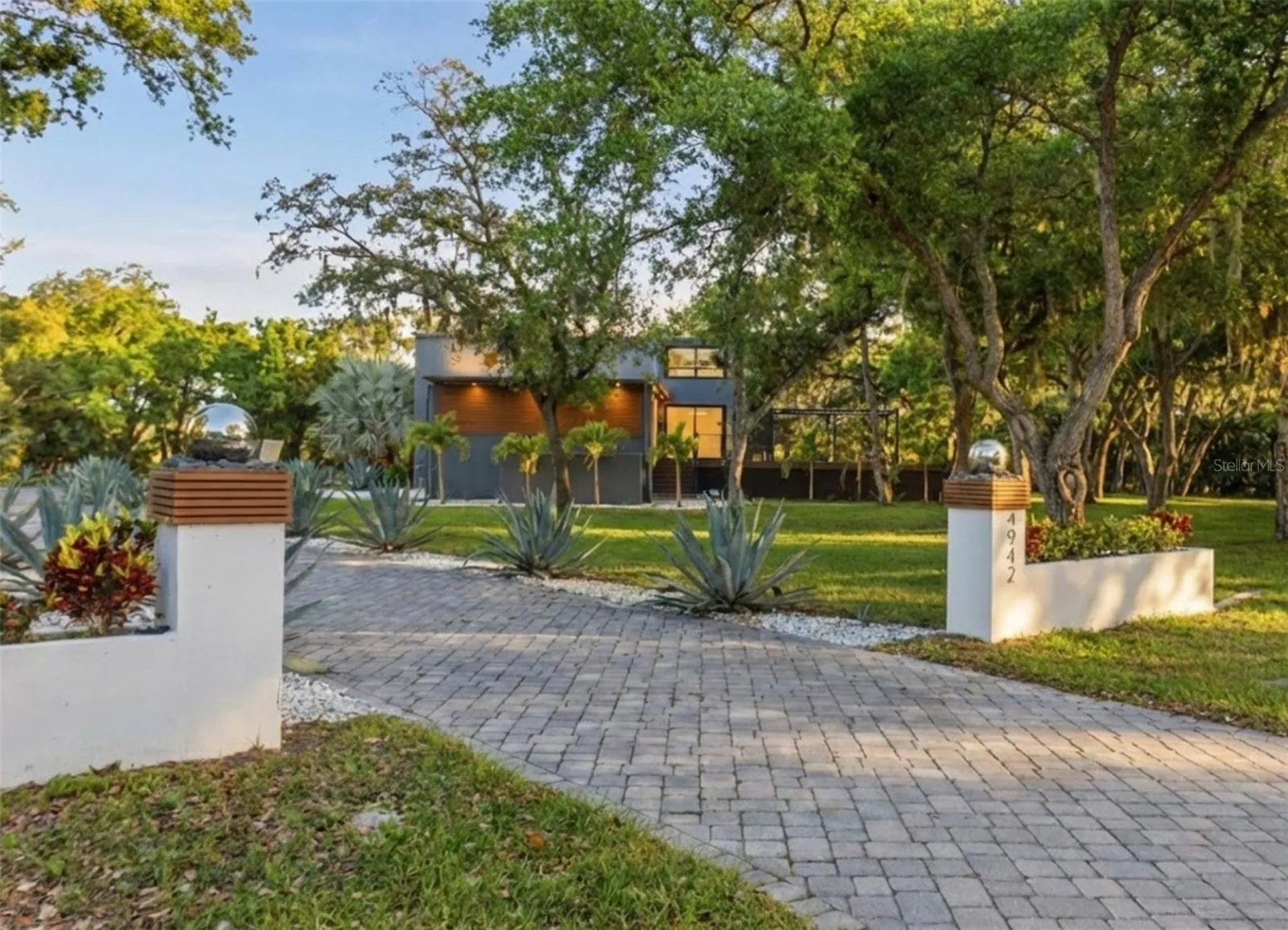 4942 Hubner Circle Sarasota FL 34241