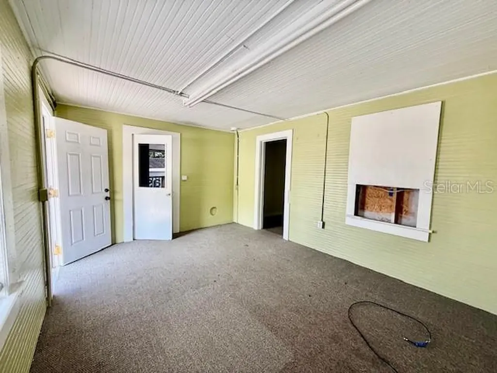 323 N Delaware Avenue Deland FL 32720