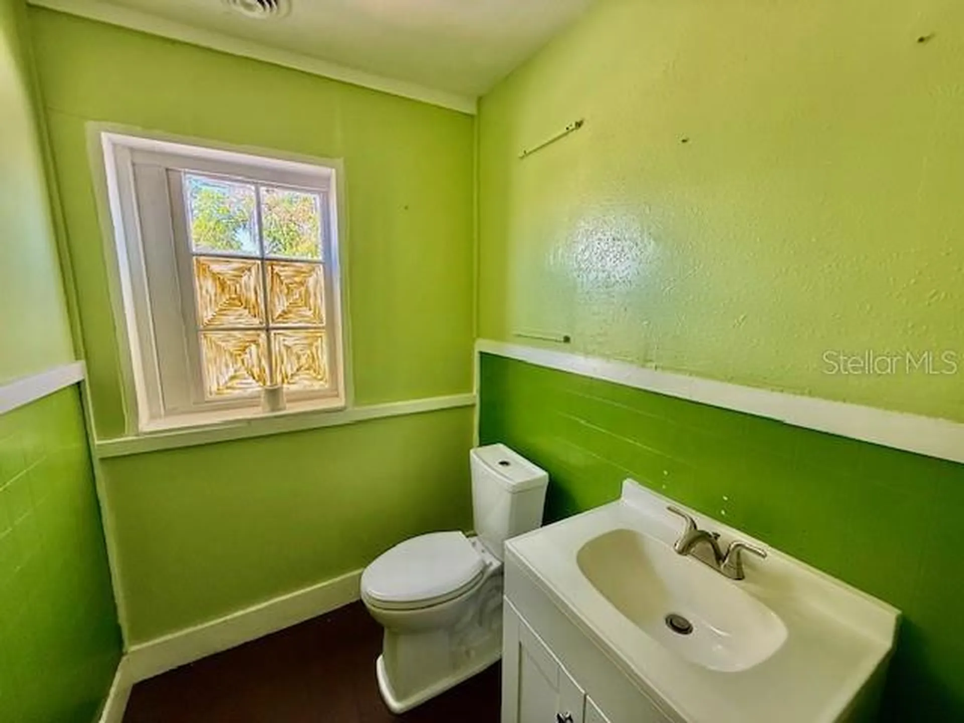 323 N Delaware Avenue Deland FL 32720