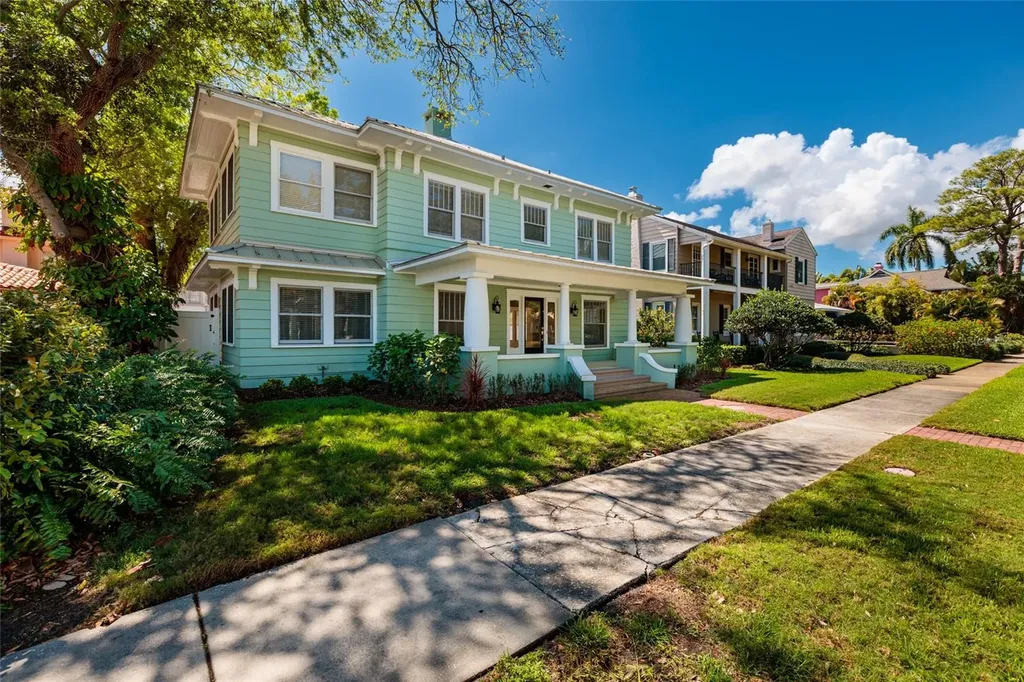 756 17th Avenue NE St Petersburg FL 33704