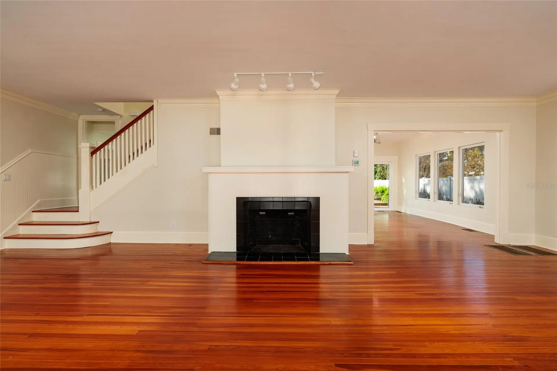 756 17th Avenue NE St Petersburg FL 33704