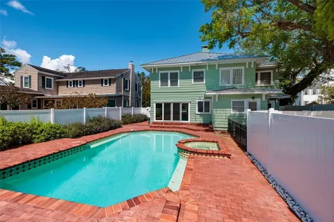 756 17th Avenue NE St Petersburg FL 33704