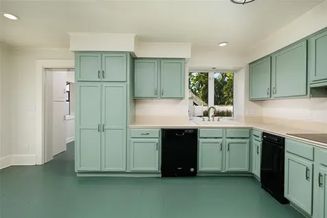 756 17th Avenue NE St Petersburg FL 33704