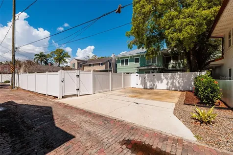 756 17th Avenue NE St Petersburg FL 33704