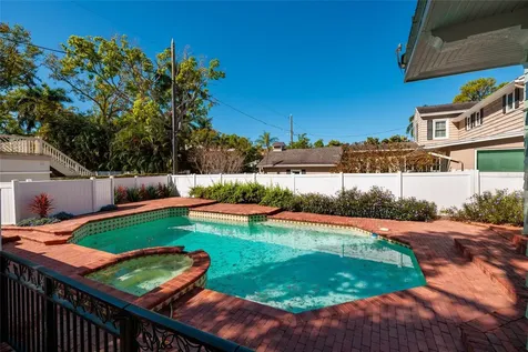 756 17th Avenue NE St Petersburg FL 33704