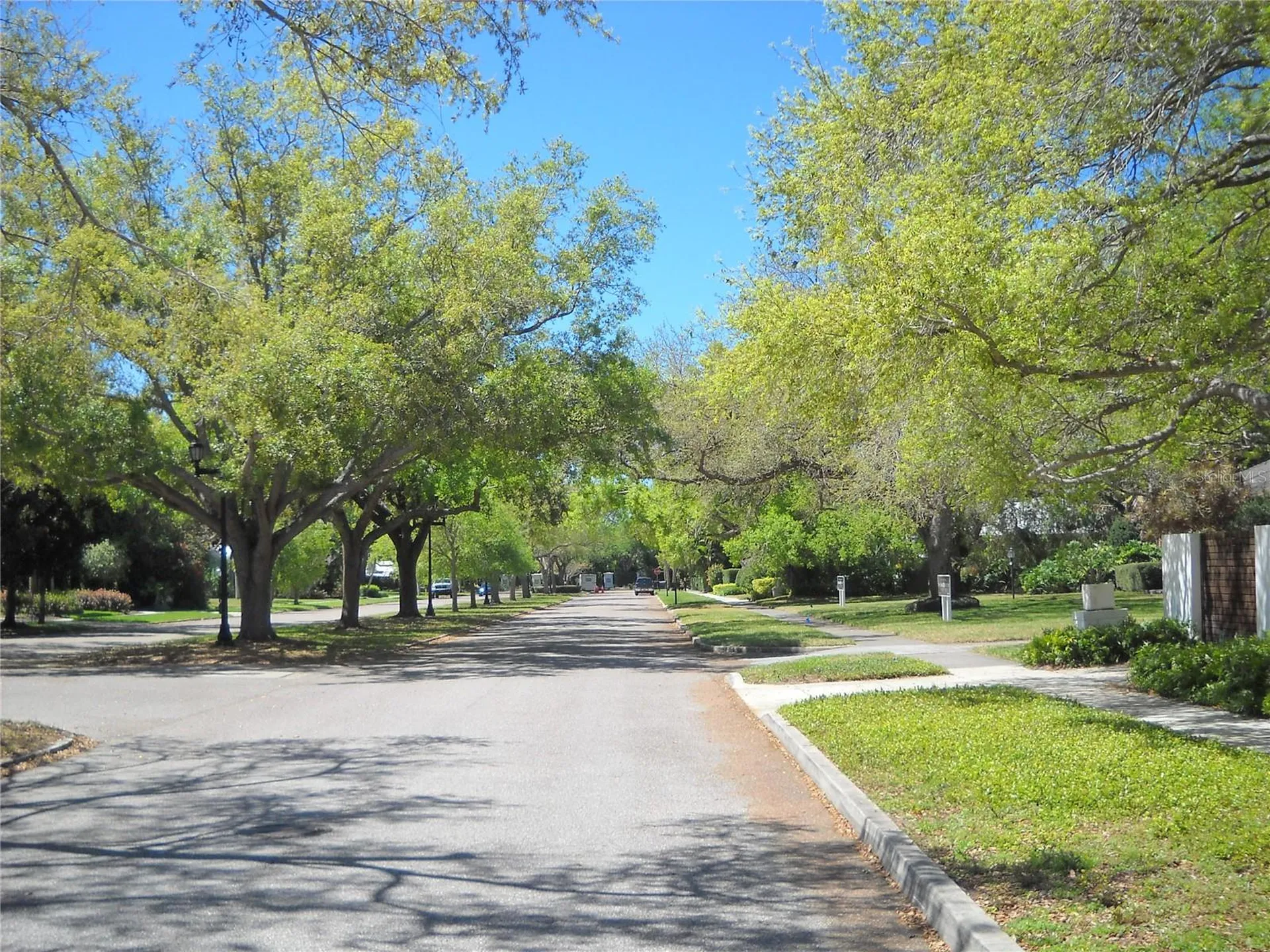 1759 Cherokee Drive Sarasota FL 34239