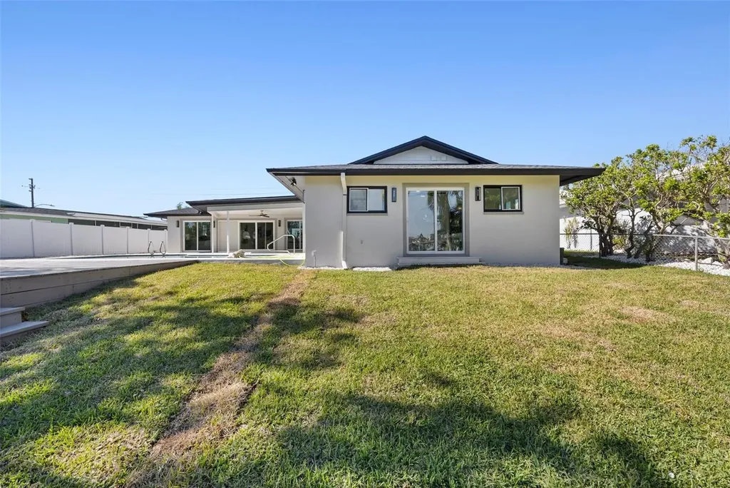 475 Island Way Clearwater Beach FL 33767