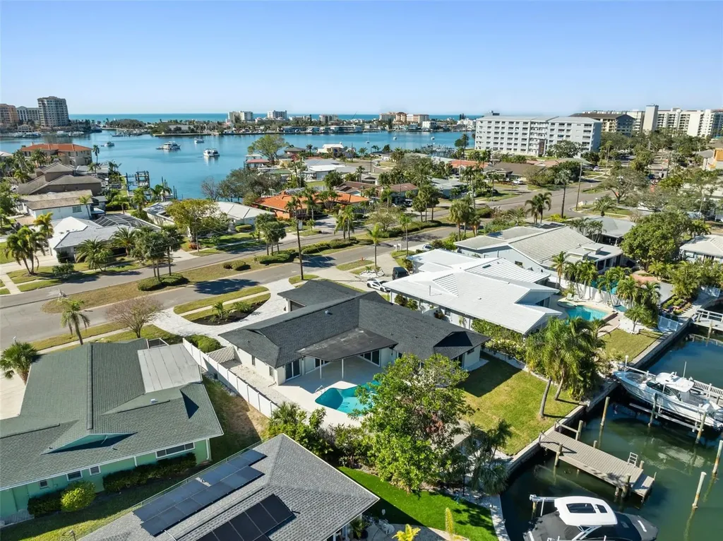 475 Island Way Clearwater Beach FL 33767