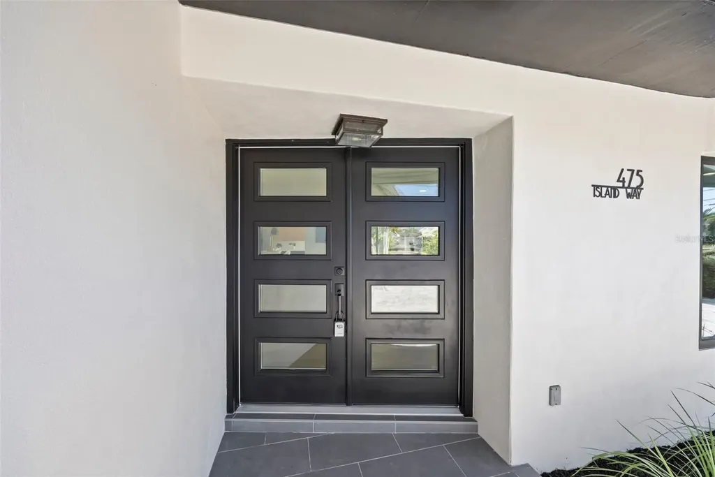 475 Island Way Clearwater Beach FL 33767