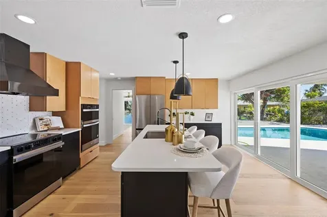 475 Island Way Clearwater Beach FL 33767