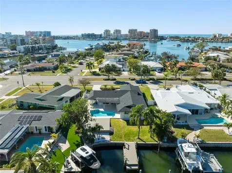 475 Island Way Clearwater Beach FL 33767