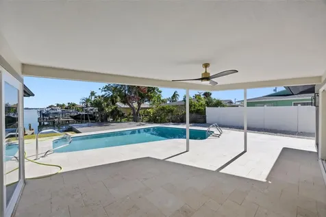 475 Island Way Clearwater Beach FL 33767
