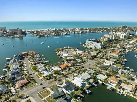 475 Island Way Clearwater Beach FL 33767