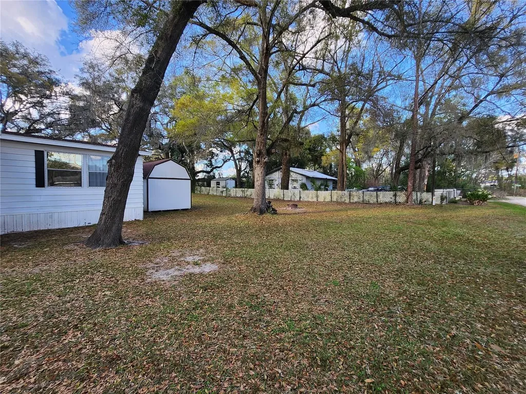 6091 SE 114th Street Road Belleview FL 34420